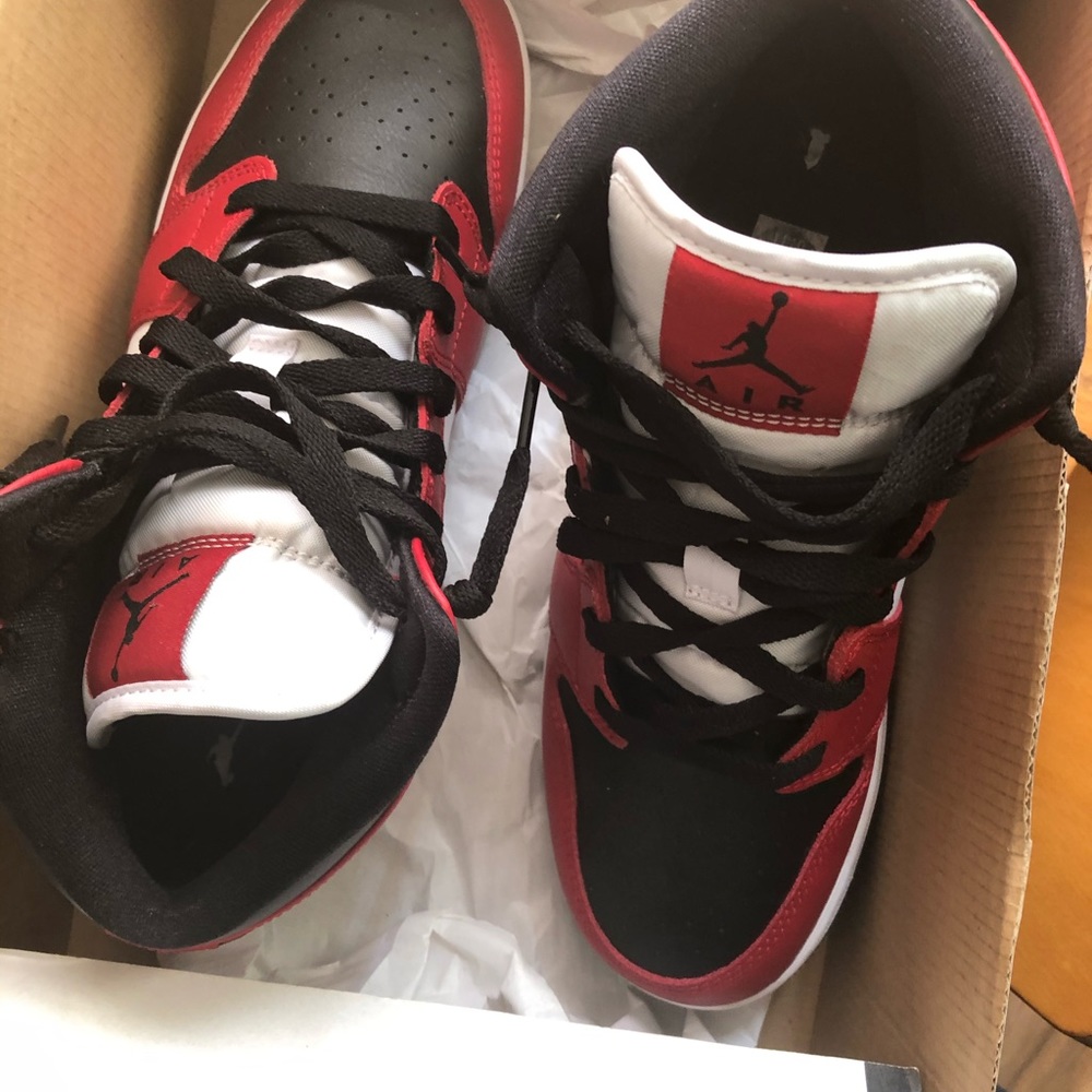 Air Jordan 1 Mids